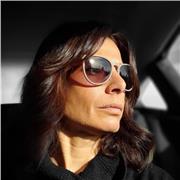 Insegnante di filosofia e di italiano. Laureata in lettere. In possesso di diploma di liceo classico